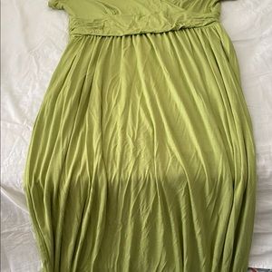 AUGES DRESS COLOR IS GREEN NEW.